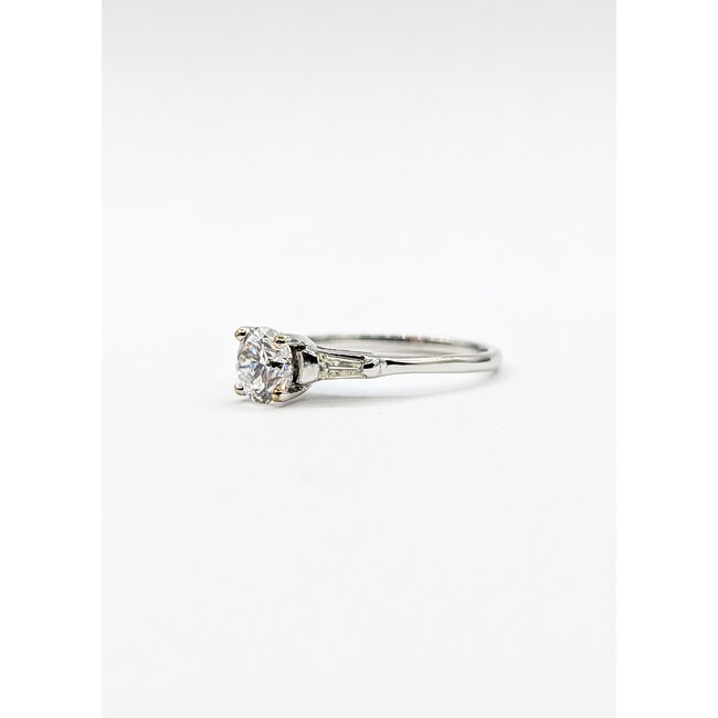 Ring Engagement 3-Stone 1.23ct Round Brilliant Lab Grown Diamond IGI: 705533765 .16ctw 14kw 1.8mm Sz8.5 2.64g 125100042