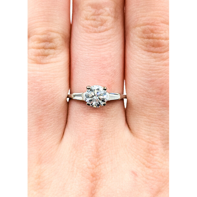 Ring Engagement 3-Stone 1.23ct Round Brilliant Lab Grown Diamond IGI: 705533765 .16ctw 14kw 1.8mm Sz8.5 2.64g 125100042