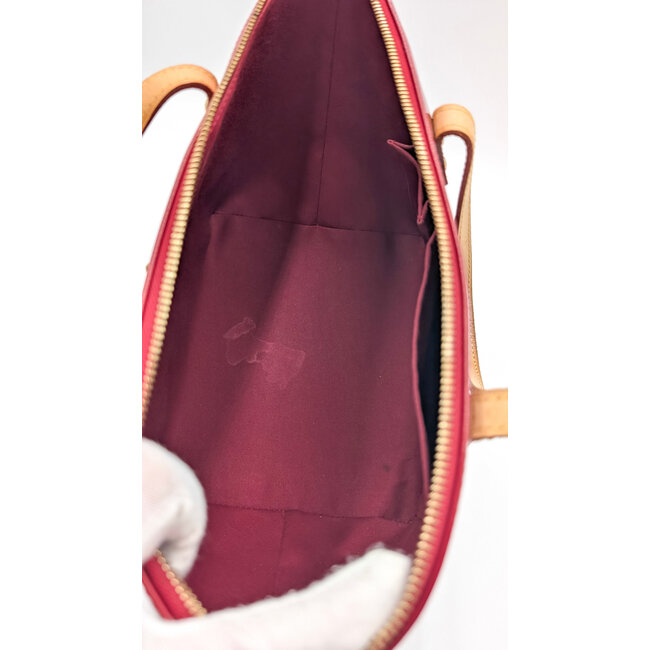 Handbag Louis Vuitton Bellevue Red Vernis 126035011