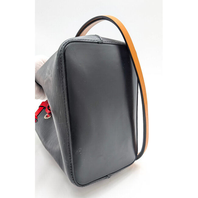Bucket Louis Vuitton NeoNoe BB Black Epi 126035001