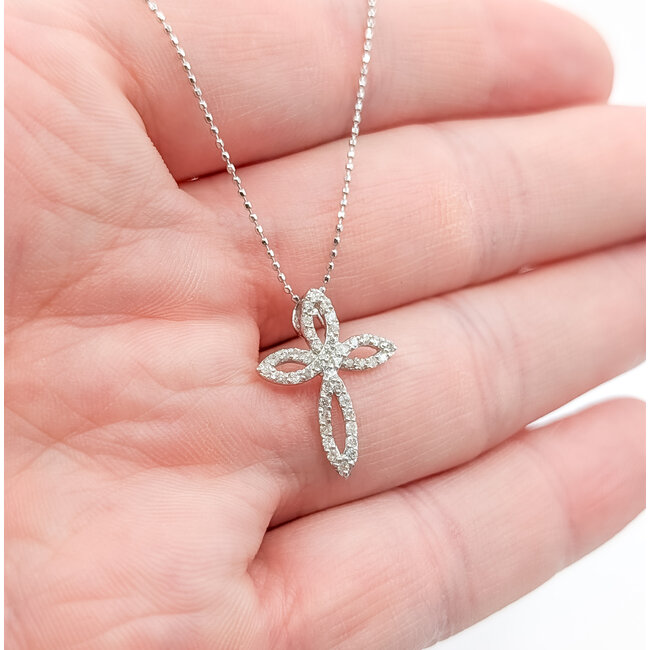 Pendant Cross Petal 0.30ct Round Diamonds 18kw .75x.5" 16-18" 2.64g 126030069