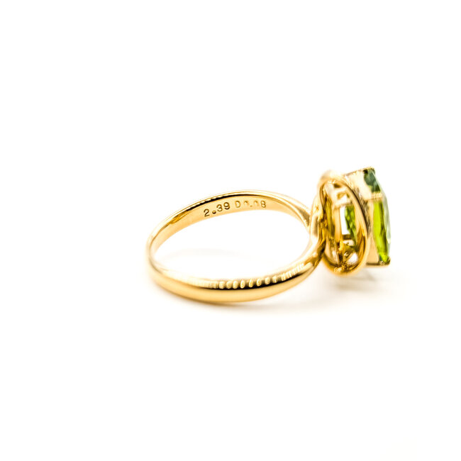 Ring Bow .08ctw Round Diamonds 2.39ct Green Peridot 18ky 2.6mm Sz6 5.08g 126030007