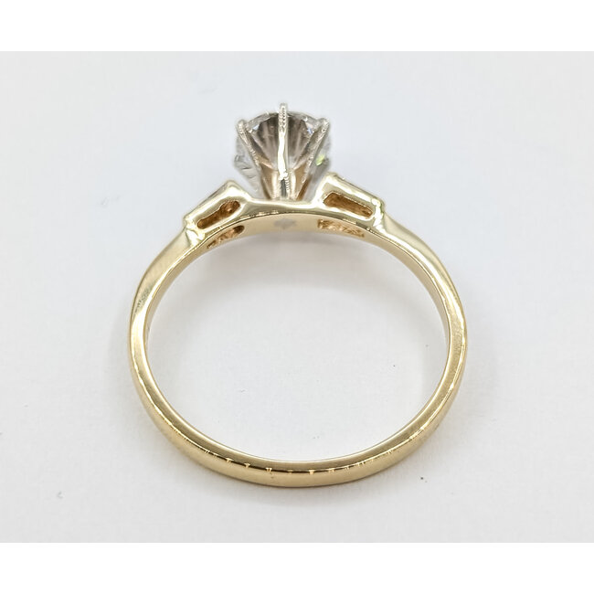 Ring  1.08ct Round Lab Grown Diamond IGI Report: 756535161 VVS2 E .08ctw Baguette Diamonds 14ky Sz7 123120104