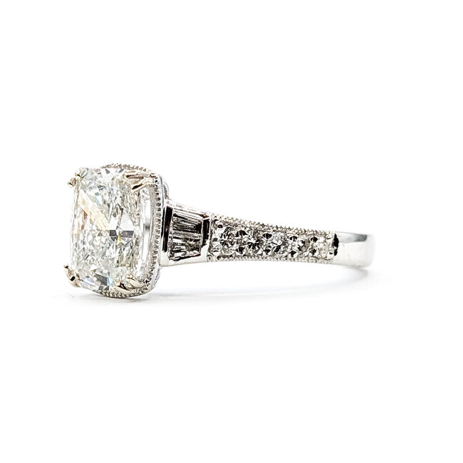 Ring Milgrain 1.57ct Cushion  IGI : LG665422772 .29ctw Round & Baguette Diamonds 14kw 9x7.5mm Sz6.5 2.9g 125060023