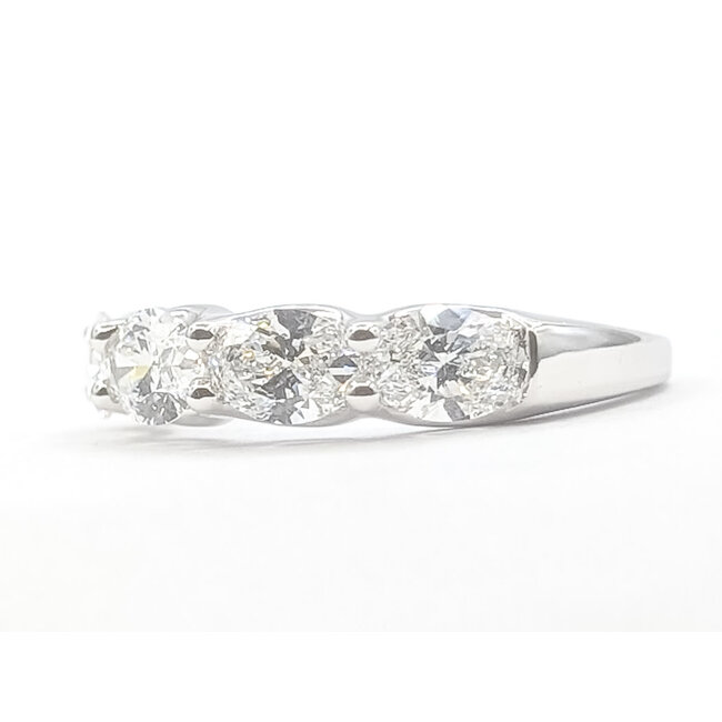 Ring East/West 1.00ctw Oval Lab Grown Diamonds 14kw 2mm Sz7 4.07g 126040092