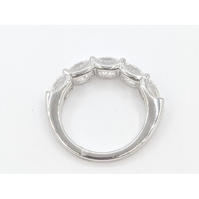 Ring East/West 1.00ctw Oval Lab Grown Diamonds 14kw 2mm Sz7 4.07g 126040092