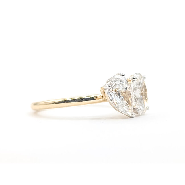 Ring Toi Et Moi 2.00ctw Pear & Oval Lab Grown Diamonds 14ky 1.8mm Sz7 3.1g 126040019