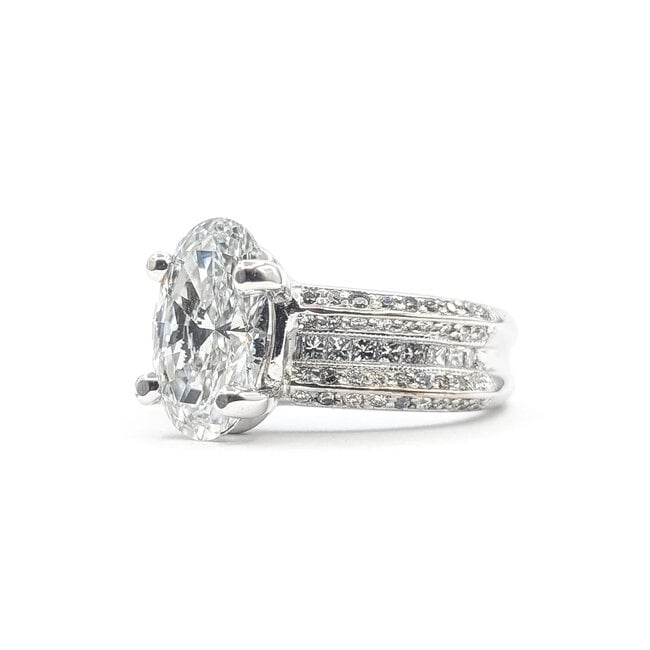 Ring  2.6ct Oval Lab Grown Diamond IGI: 760506905 VVS2 E .72ctw Diamonds 14kw 6.6mm sz 4.5 6.6g 125080001