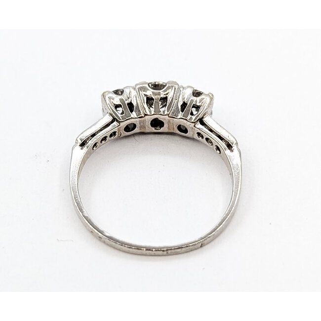 Ring 3-Stone Milgrain .82ctw Round Diamonds 900pt 1.25mm Sz6.75 226040010