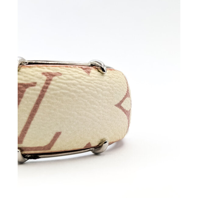 Bracelet Louis Vuitton White and Pink Monogram Canvas Cuff 126055003