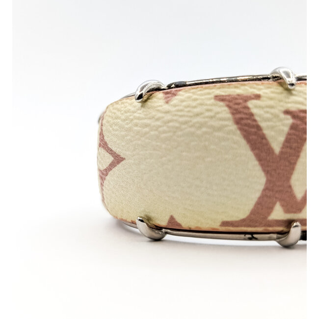 Bracelet Louis Vuitton White and Pink Monogram Canvas Cuff 126055003