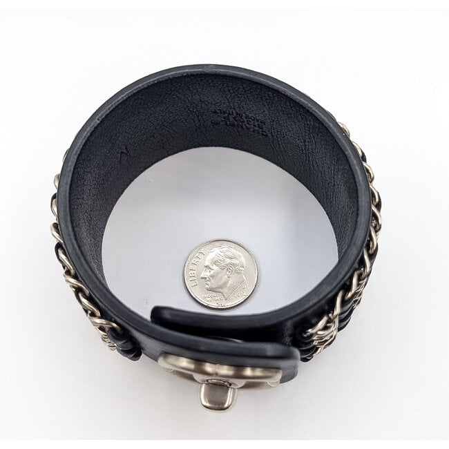 Bracelet Channel Black Leather Chain Turnlock 126055002