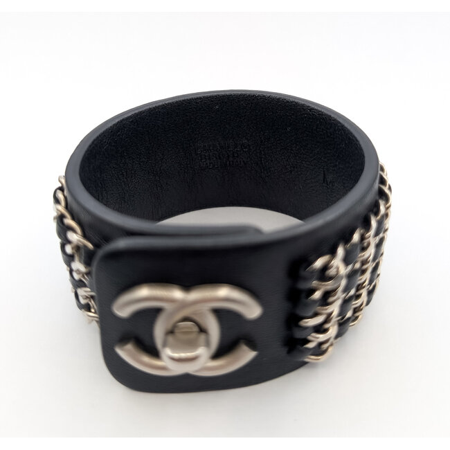 Bracelet Channel Black Leather Chain Turnlock 126055002