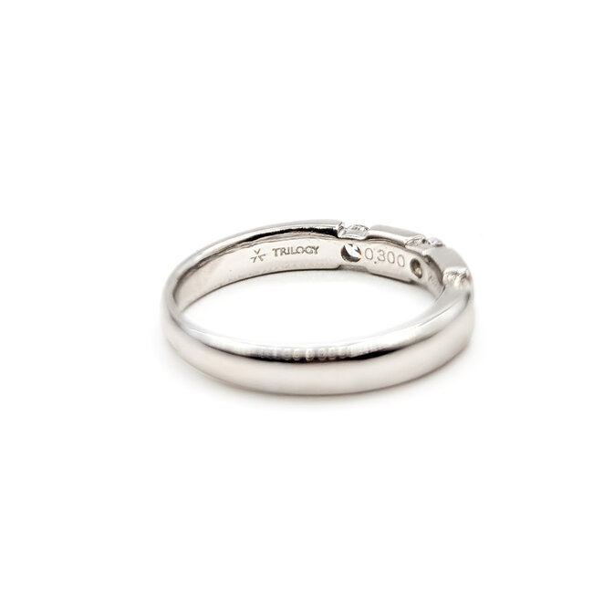 Ring 3-Stone .30ctw Round Diamonds 900pt 3.2mm Sz6.75 5.4g 126030004