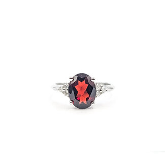 Ring 7-Stone 0.10ctw Round Diamonds 2.28ctw Garnet 10kw 2mm Sz5 2.46g 126050024