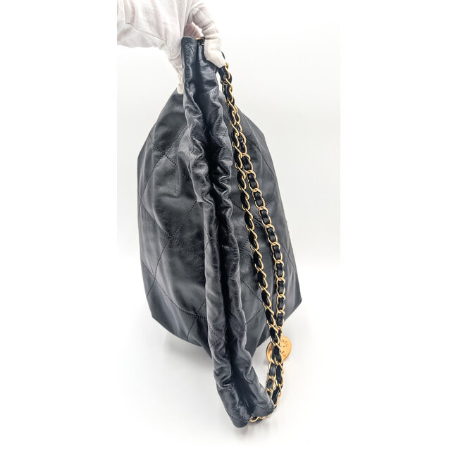 Handbag Chanel Quilted Calfskin Black 22  126055029