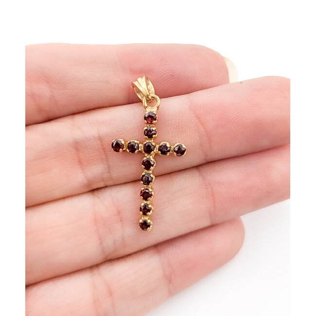 Pendant Cross .50ctw Red Garnet 18ky 1.2x.55" 2.04g 126050068