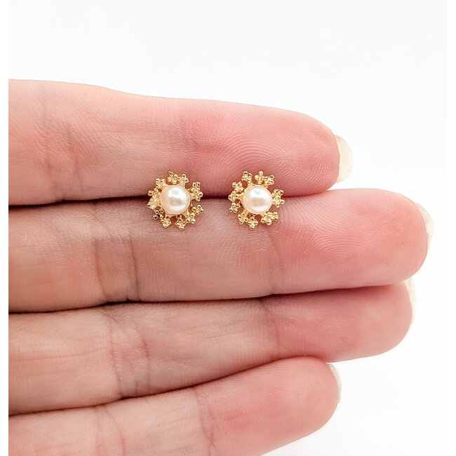 Earrings Stud Snowflake 4mm White Pearl 14ky 7.5mm .74g 126050062