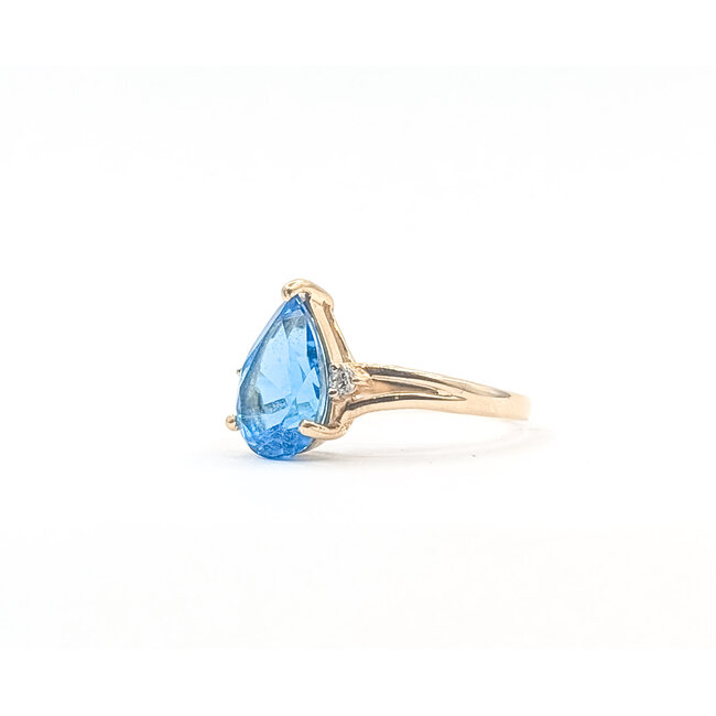 Ring 3-Stone .07ctw Round Diamonds 2.7ct Blue Topaz 14ky 2mm Sz8 3.14g 226050043