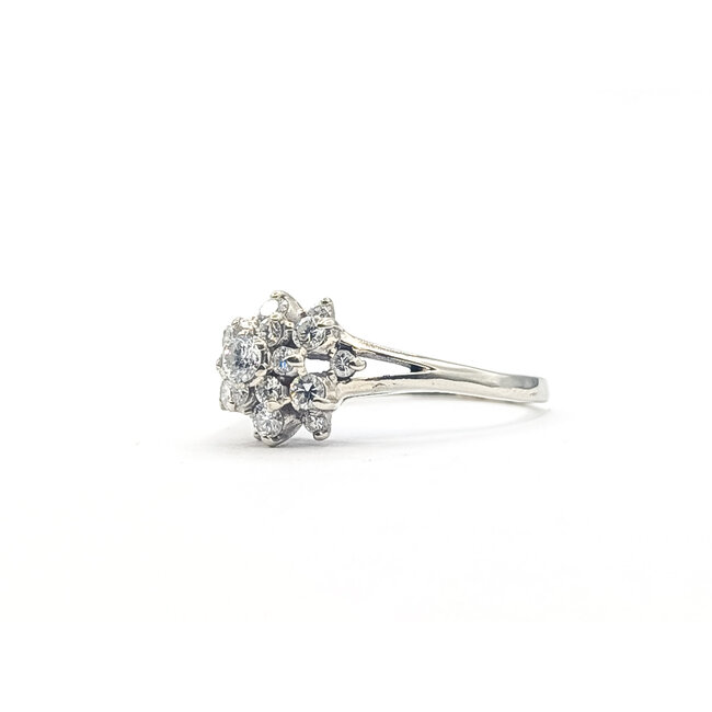 Ring Cluster .60ctw Round Diamonds 14kw 2mm Sz8.75 3.16g 226050044