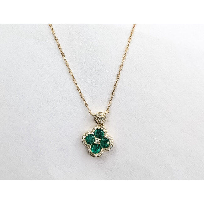 Pendant Quatrefoil W/Chain 0.15ctw Round Diamonds 0.50ctw Green Emerald 14ky 18" 1.53g 126040080