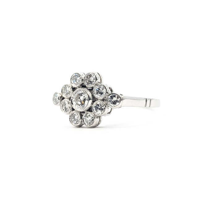 Ring Flower Bezel .90ctw Round Diamonds 900pt 10mm Sz7 3.4g 126060011