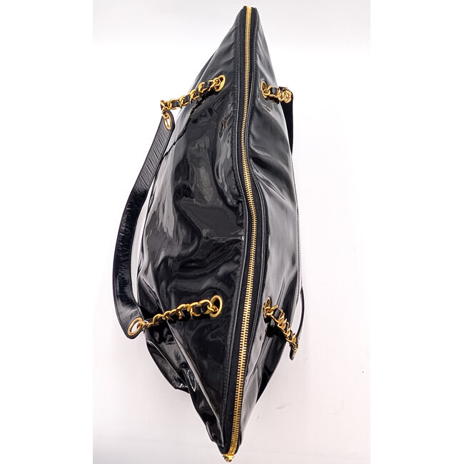 Handbag Chanel Chanel XL Chain Black Patent Leather Gold Trim 126065018