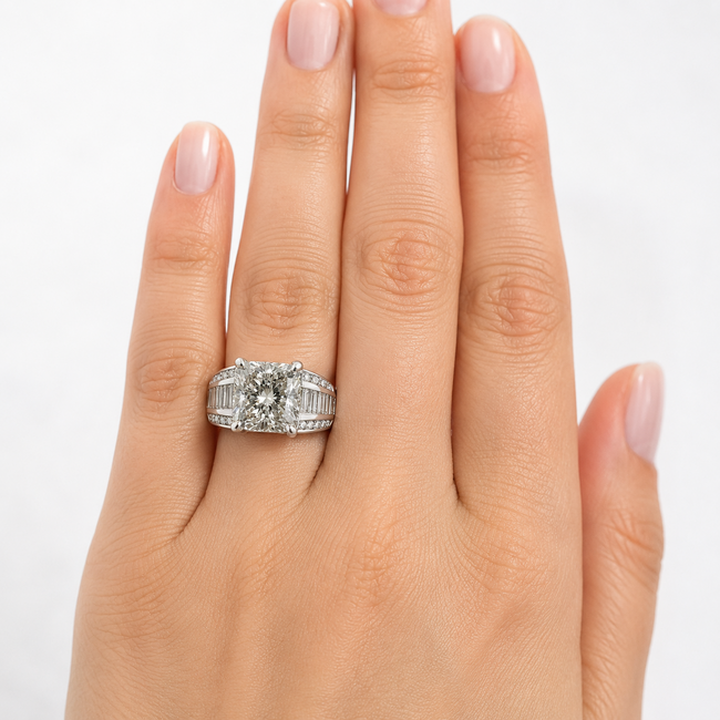 Ring 7.04ct Cushion Lab Grown Diamond IGI Report: 736504385 VS1 E 2.5ctw Diamonds 18kw 10mm Sz7.5 14.15g 126038038