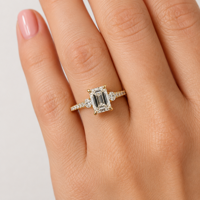 Ring Graduated Band 1ctw Emerald & Round Lab Grown Diamonds 14ky 1.6mm Sz7 2.1g 125090095
