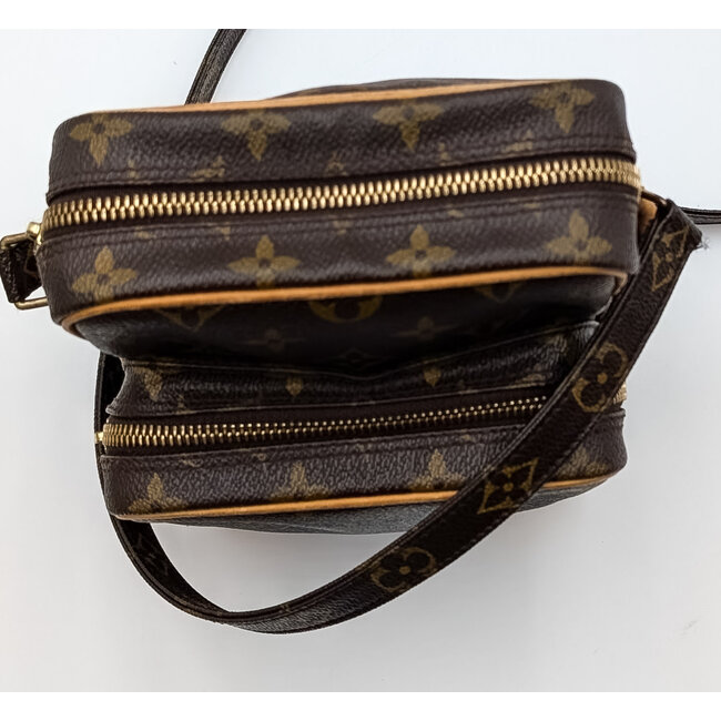 Handbag Louis Vuitton Amazone Monogram Canvas 126065047