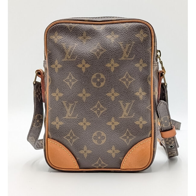 Handbag Louis Vuitton Amazon Monogram Canvas 126065060