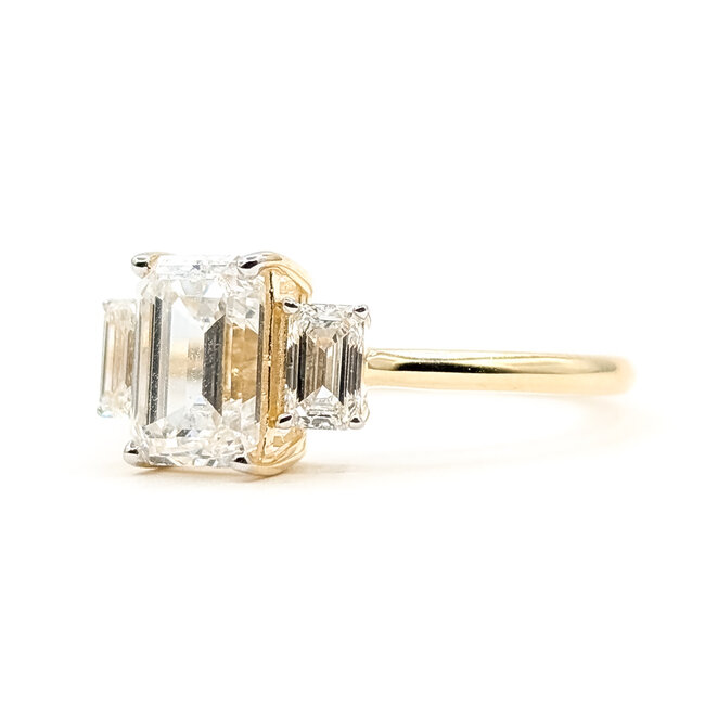 Ring Engagement 3-Stone 2ctw Emerald Lab Grown Diamonds 14ky 1.6mm Sz7 2.28g 126070023