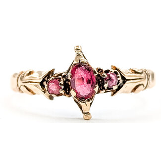 Ring 3-Stone Ornate .15ctw Red Ruby 9kr 2.5mm Sz7.5 1.68g 126070088