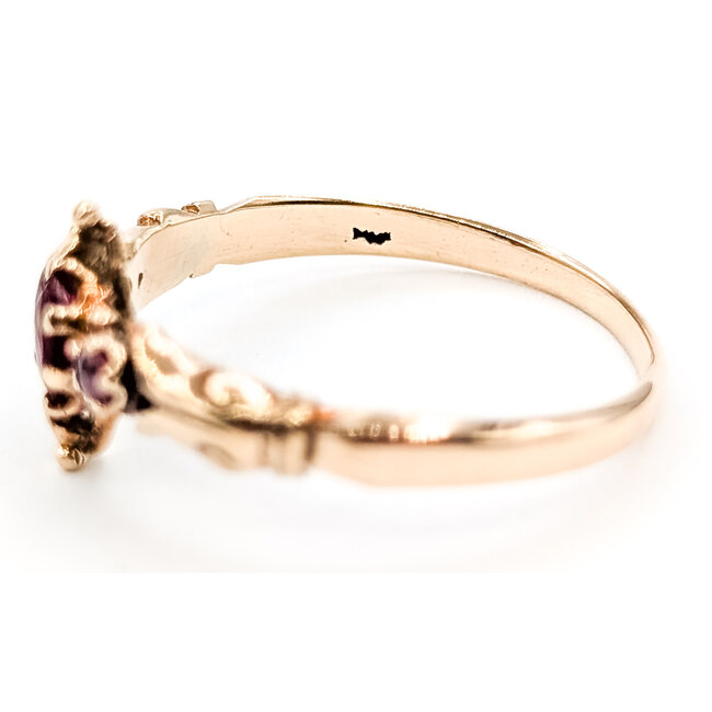 Ring 3-Stone Ornate .15ctw Red Ruby 9kr 2.5mm Sz7.5 1.68g 126070088
