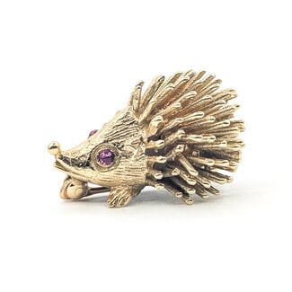 Brooch Whimsical Porcupine      0.04ct Red Ruby    14ky  .8x.6" 5.42g 226070131
