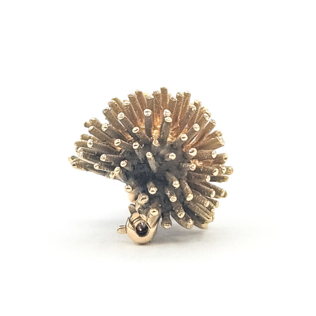 Brooch Whimsical Porcupine      0.04ct Red Ruby    14ky  .8x.6" 5.42g 226070131