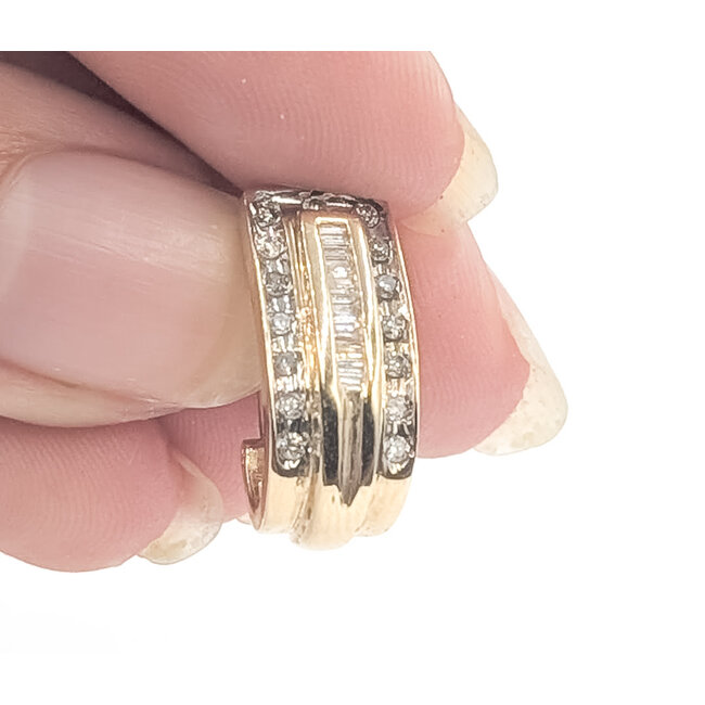 Earrings Cluster Omega Back 0.66ctw Round Diamonds        14ky  .6x.3" 5.68g 226070075