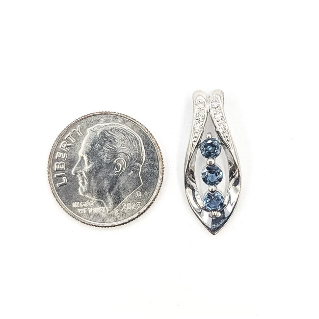 Pendant Navette  0.08ctw Round Diamonds  0.41ct Color Changing Alexandrite    Platinum  .8x.35" 2.85g 226070119