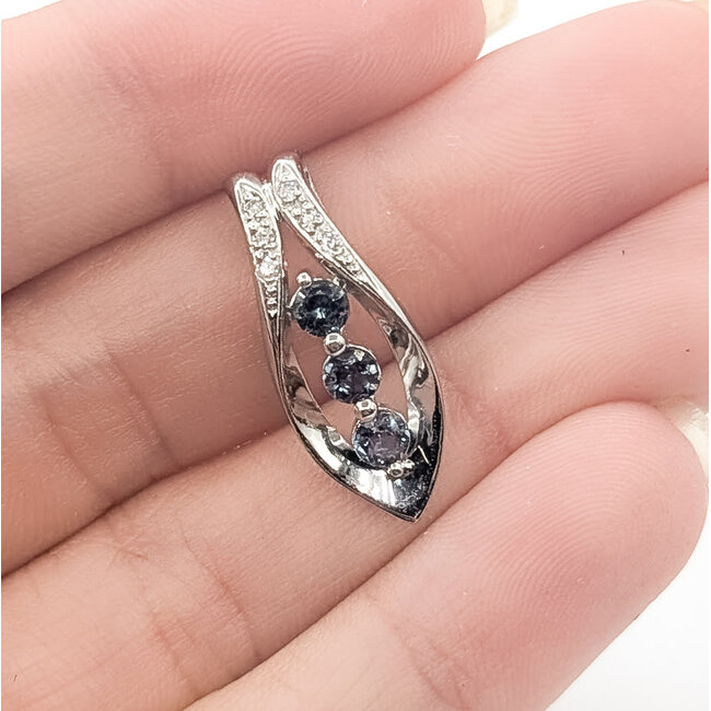 Pendant Navette  0.08ctw Round Diamonds  0.41ct Color Changing Alexandrite    Platinum  .8x.35" 2.85g 226070119