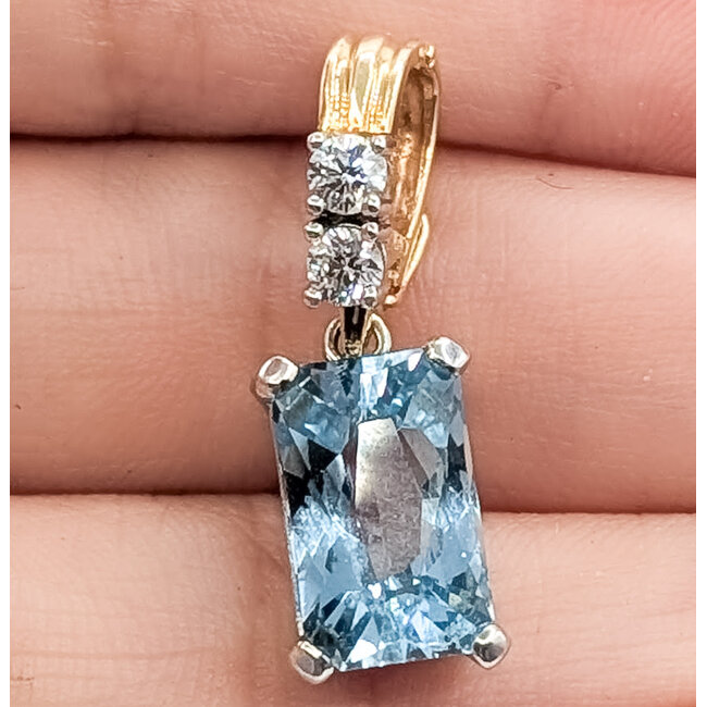 Pendant Drop Pearl Enhancer .25ctw Round Diamonds 2.6ct Sky Blue Aquamarine 14ktt .9x.45" 3.42g 226080006