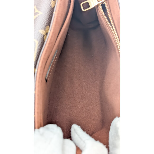 Handbag Louis Vuitton Saint Placide Monogram Camel Canvas 126075064