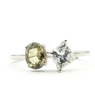 Ring Et Toi Moi 0.72ct Princess Diamond GIA: 2233584981 .77ct Color-Changing Alexandrite 14kw 1.5mm Sz7 2.40g 126070157