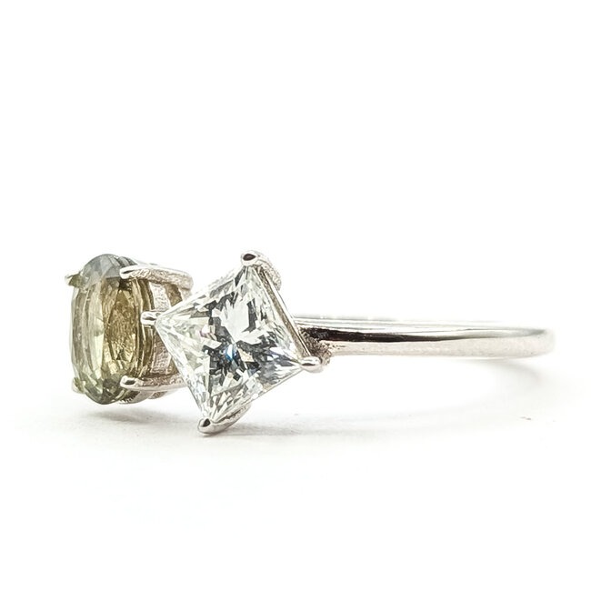 Ring Et Toi Moi 0.72ct Princess Diamond GIA: 2233584981 .77ct Color-Changing Alexandrite 14kw 1.5mm Sz7 2.40g 126070157