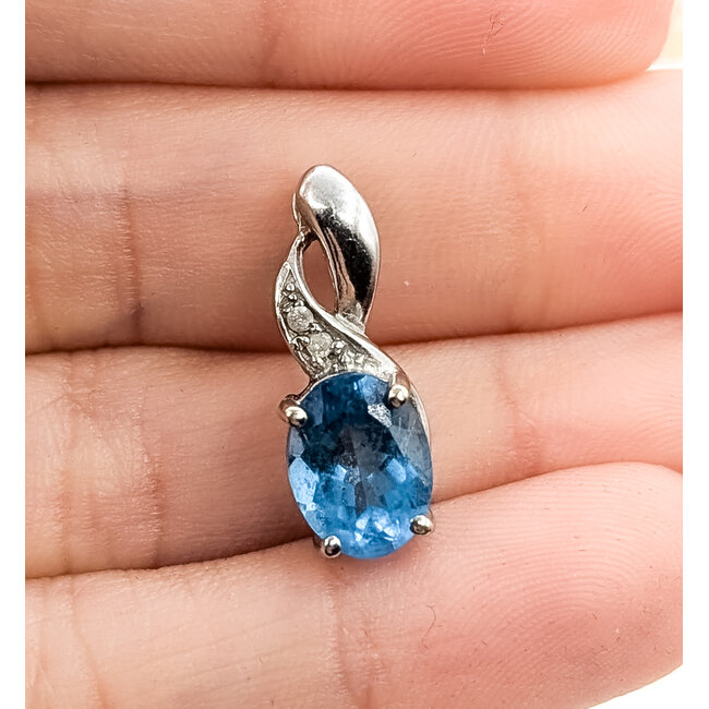 Pendant Drop Twist .01ct Round Diamond 2ct Sky Blue Topaz 10kw .75x.25" 1.54g 126080037