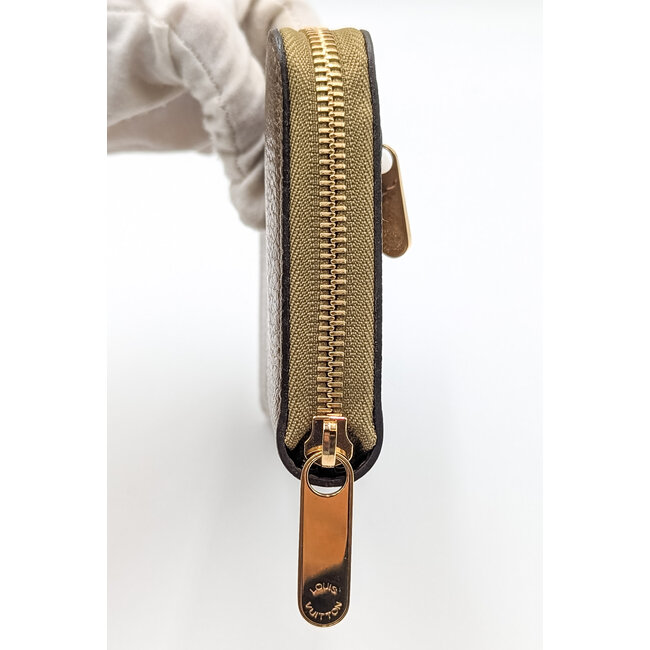 Wallet Louis Vuitton Suhali Leather Zippy Wallet Bronze Gold M95569 126085010