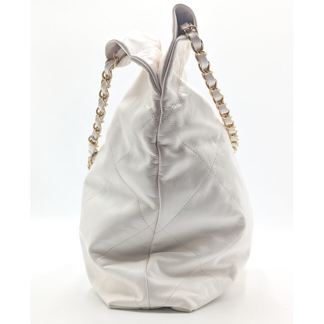 Handbag Chanel White Quilted Calfskin 22 126085015