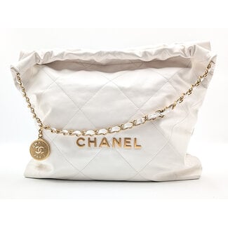 Handbag Chanel White Quilted Calfskin 22 126085015