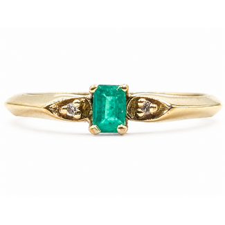 Ring 3-Stone .01ctw Round Diamonds .17ct Green Emerald 10ky 2.35mm Sz8 2.07g 126080039