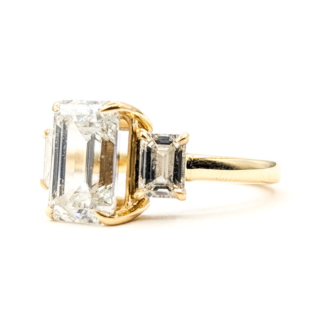 Ring 3-Stone 4.07ct Emerald Lab Grown Diamond IGI: LG645491575 2ctw Near Colorless Lab Grown Diamond 18ky 11mm Sz7 6.59g 226080039