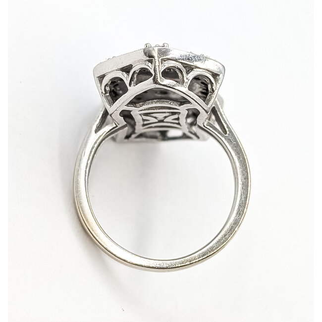Ring LeVain Milgrain Shield .90ctw Round Diamonds 14kw 23x14mm Sz5 6.5g 126090012